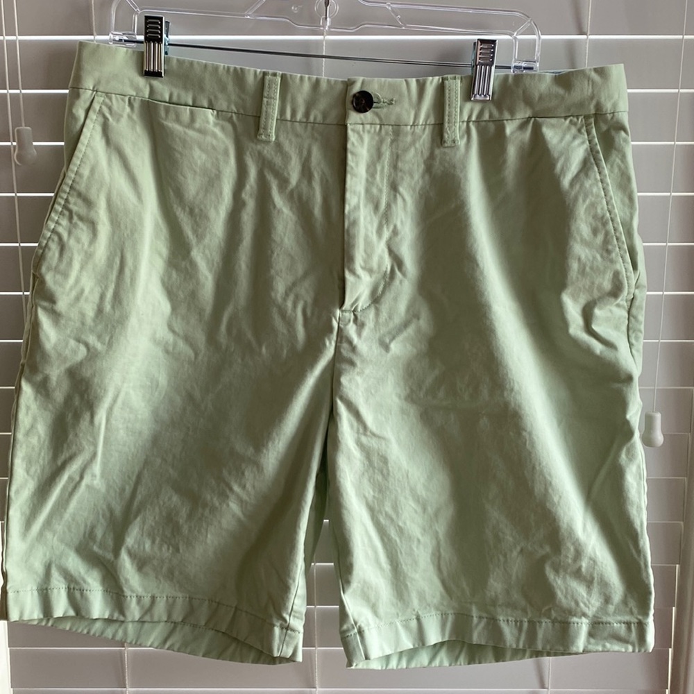 Men’s size 36 Tommy Hilfiger shorts